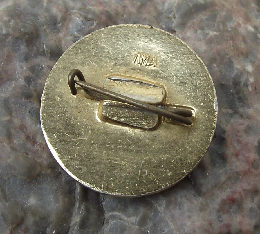 Vintage Mashpriborintorg Soviet Union Photographic USSR Camera Company Pin Badge - Badgecrazy