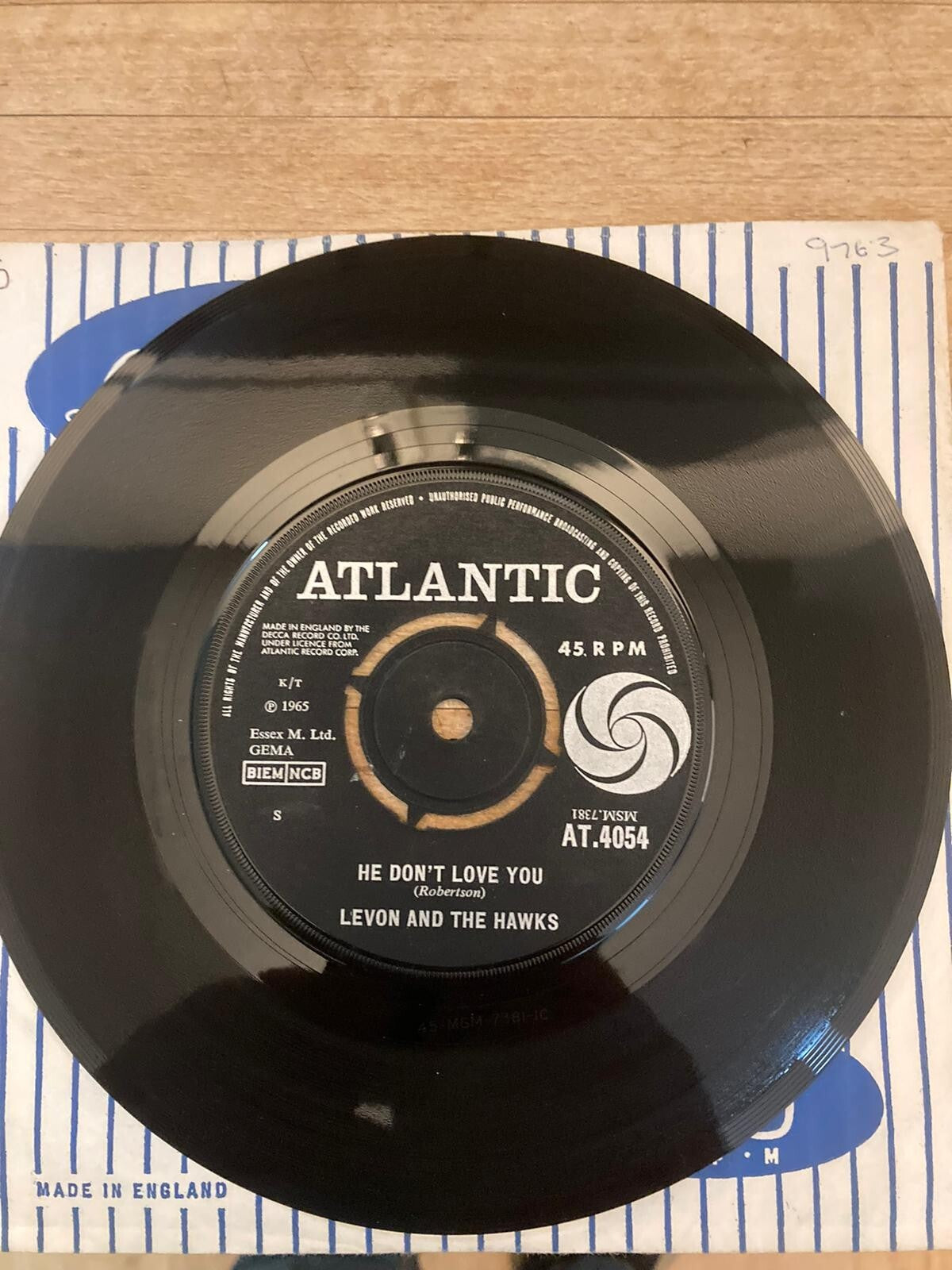 Levon and The Hawks - He don’t love you/The stones I Throw. UK Atlantic ATL 4054 - Badgecrazy