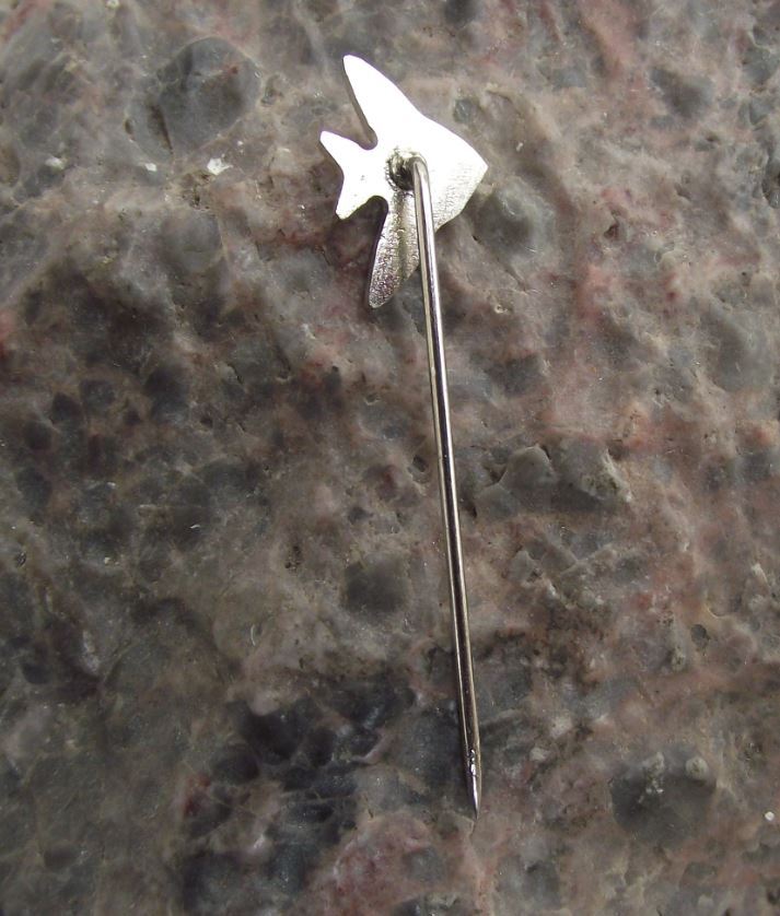 Antique Angelfish Pterophyllum Aquarium Tropical Fish Club Letter R Pin Badge - Badgecrazy