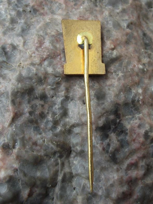 Vintage Prague Praha Monument to Soviet Tank Crews T34 Russian Armour Pin Badge - Badgecrazy