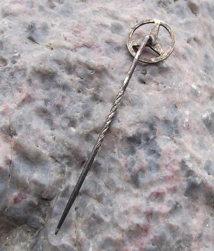 Vintage Mercedes Benz Cars German Automobiles Three Pointed Star Logo Pin Badge - Badgecrazy