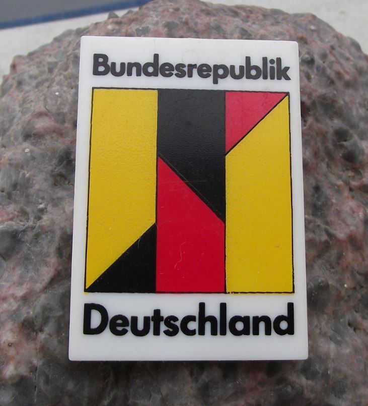 Vintage East Germany DDR GDR Bundesrepublik Deutschland German Logo Pin Badge