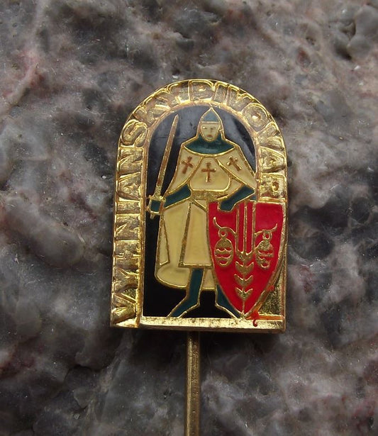 Vyhniansky Pivovar Noble Knight Shield Beer Czech Brewery Advertising Pin Badge - Badgecrazy