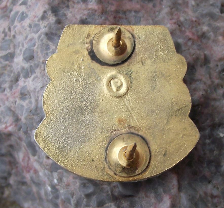 Vintage US Army 5th Field Artillery DUI Faithful and True Clutchback Pin Badge - Badgecrazy