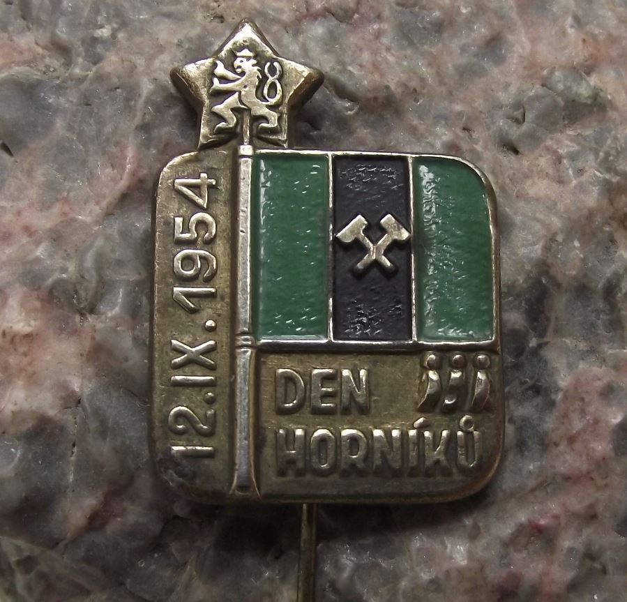 1954 National Czech Mining Miners Day Den Horniku Coal Mine Flag Pin Badge