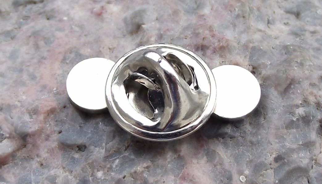 Vintage Skoda IQ Plus Love Heart Sign Car Czech Automobile Advertising Pin Badge - Badgecrazy