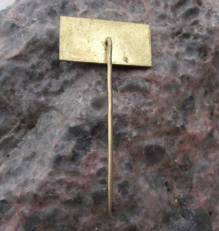 Antique Number 9 Formula 1 One Grand Prix Track Racing Car Pin Badge - Badgecrazy