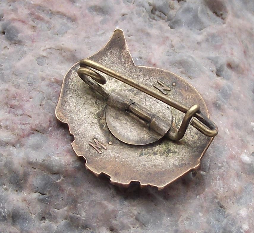 Vintage CGM Trade Union Association of Romania Members Hand Shake Pin Badge - Badgecrazy