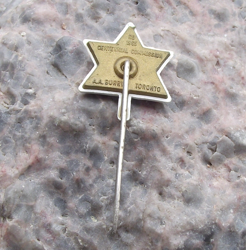 1967 Canada Maple Leaf National Canadian Emblem Centenary Toronto Pin Badge - Badgecrazy