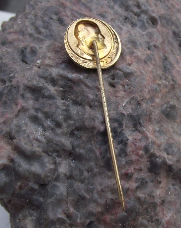 Antique Lenin Head Soviet Union Russian Leader Communist Round Laurels Pin Badge - Badgecrazy