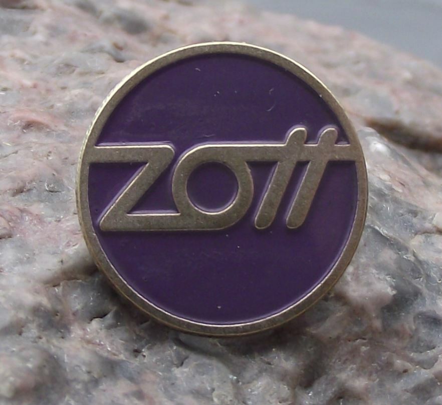 Zott German Milk Cheese Yoghurt Dairt Product Company Advertising Pin Badge