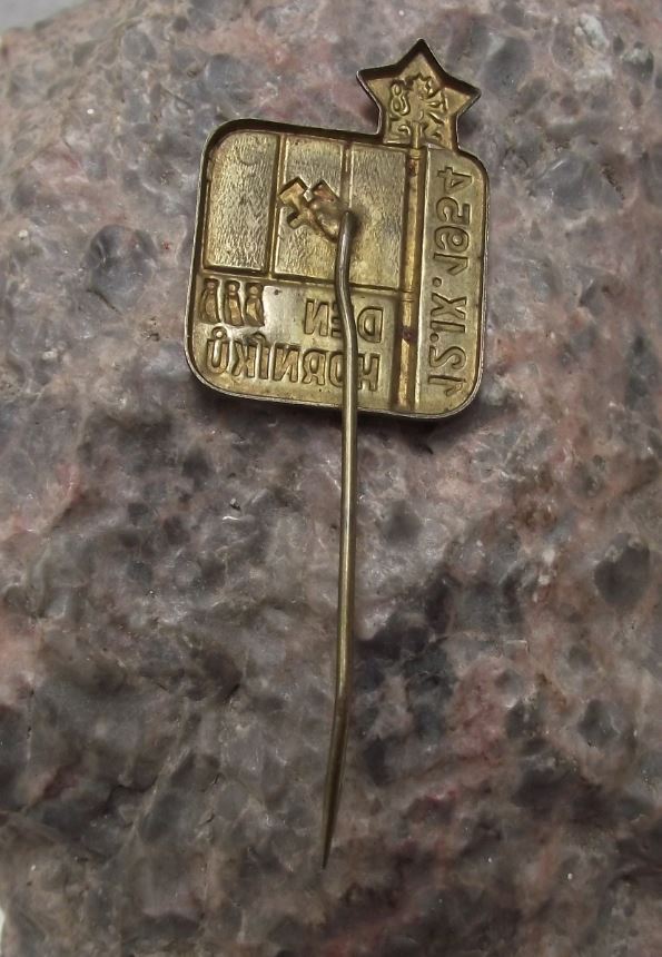 1954 National Czech Mining Miners Day Den Horniku Coal Mine Flag Pin Badge