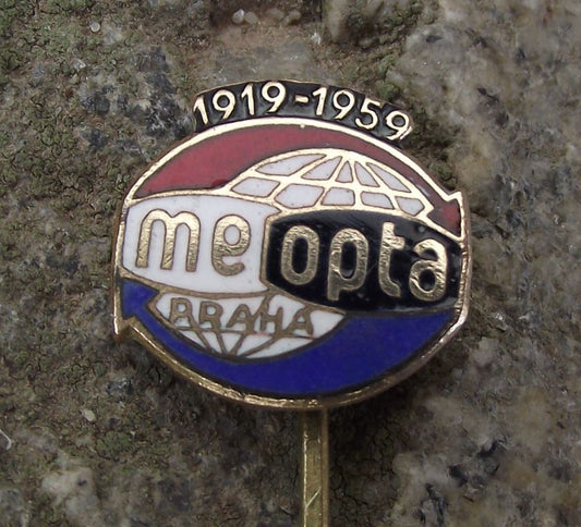 1959 Meopta Czech Camera Company Prague 40th Anniversary Arrow Logo Pin Badge - Badgecrazy