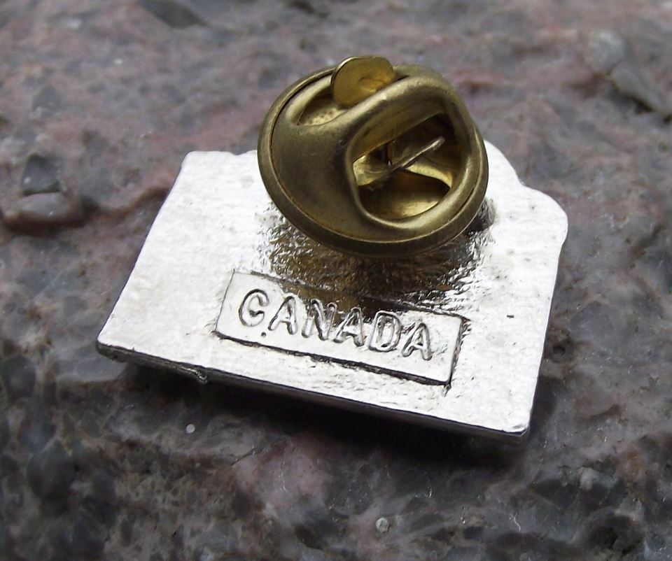Manitoba Canada American Bison Buffalo Canadian Official Emblem Pin Badge - Badgecrazy