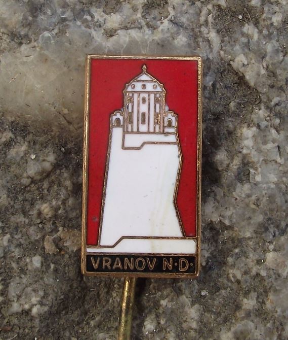 Vranov nad Dyji Chateau Castle Czechoslovakia Tourist Palace Souvenier Pin Badge
