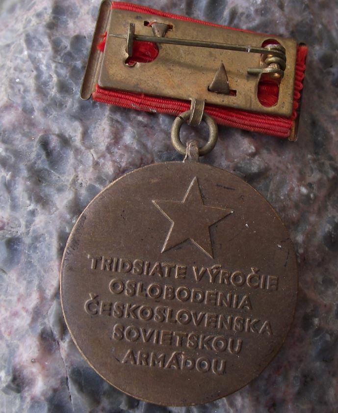 1975 30th Anniversary of World War 2 Liberation by Soviet Army Forces Pin Badge - Badgecrazy