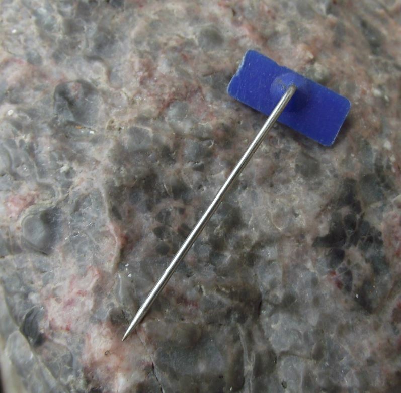 1974 Blue Plastic SAAB Swedish Automobiles Car Aircraft Maker Sweden Pin Badge - Badgecrazy