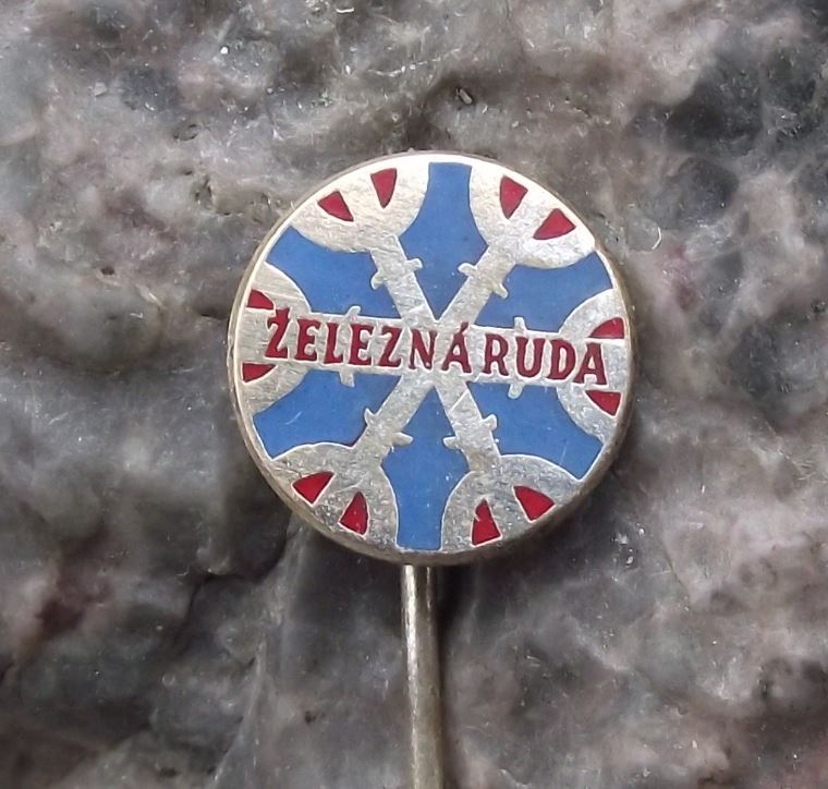 Zelezna Ruda Markt Eisenstein Snowflake Snow Motif Czech Souvenier Pin Badge