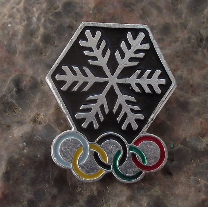 Vintage Winter Olympic Games Snow Flake Soviet Union Russia Sports Pin Badge