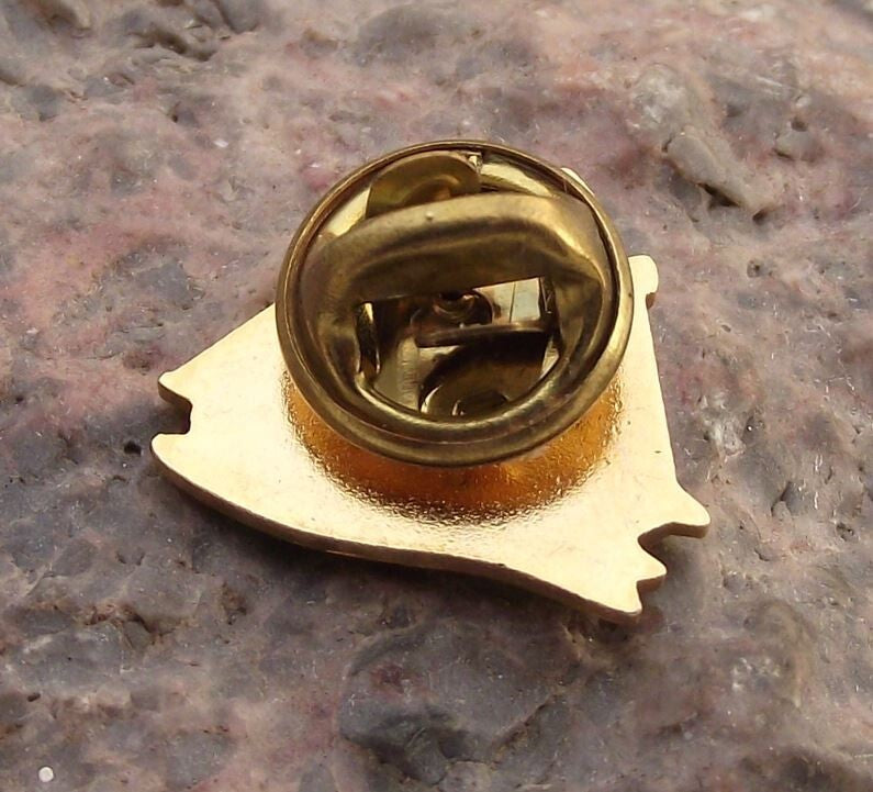 Nova Scotia Canada Schooner Yacht Sailing Souvenier Canadian Pin Badge - Badgecrazy