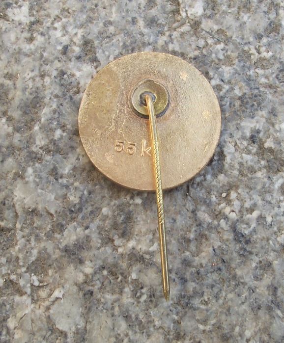 1983 IX Kaunas Sports Movie Festival Film Camera Tripod Lithuania Pin Badge - Badgecrazy
