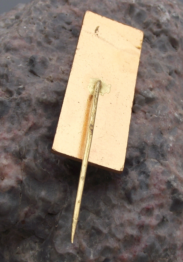 1972 Czech Weapons Ceska Zbrojovka Brno New Machine Gun Workshop Pin Badge - Badgecrazy