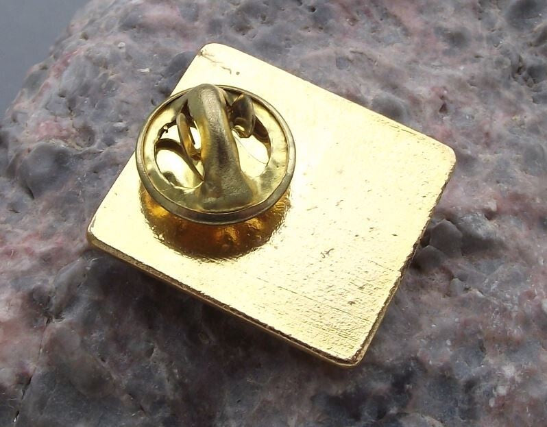 Cotes Du Rhone France Wine Region Glass Motif France French Pin Badge - Badgecrazy