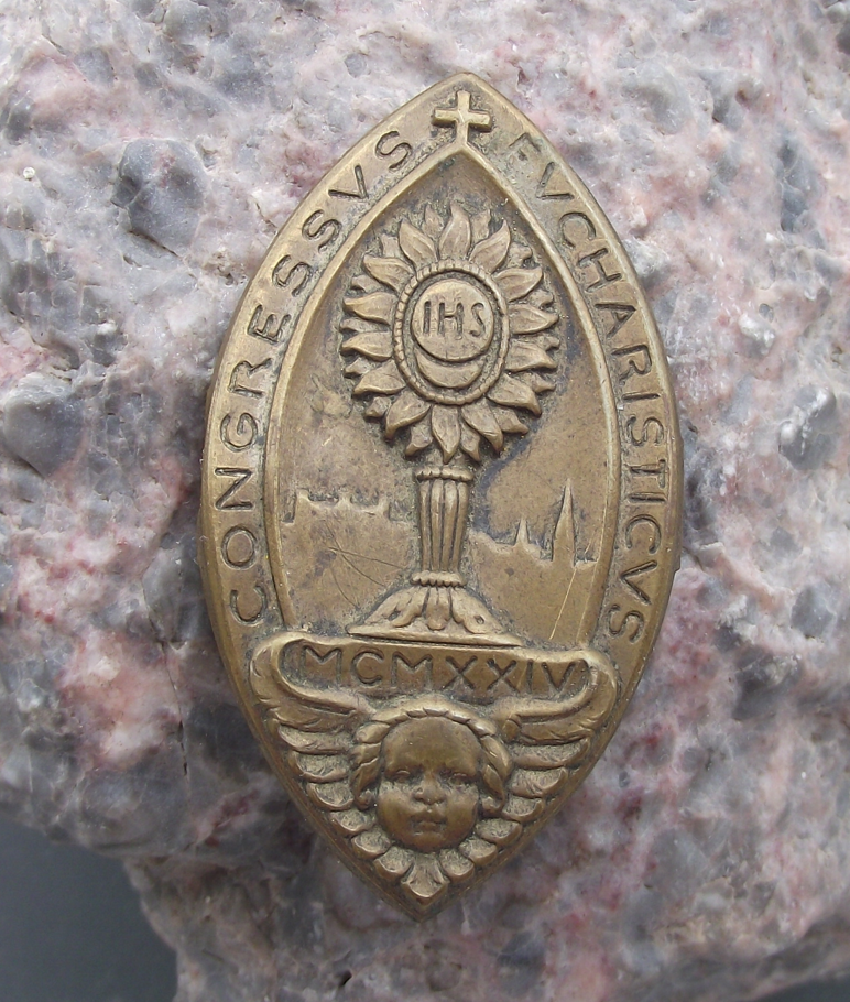 1923 IHS Jesus Christ Eucharistic Congress Prague Catholic Church Pin Badge
