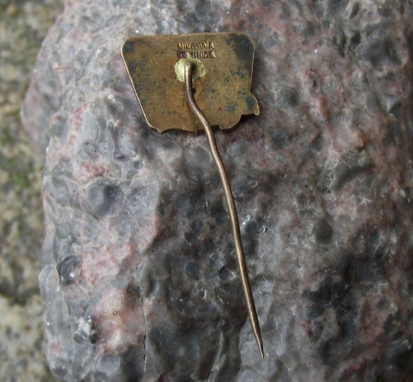1962 Czechoslovakia Rysy Mountain 6th International Youth Ascent Lenin Pin Badge - Badgecrazy
