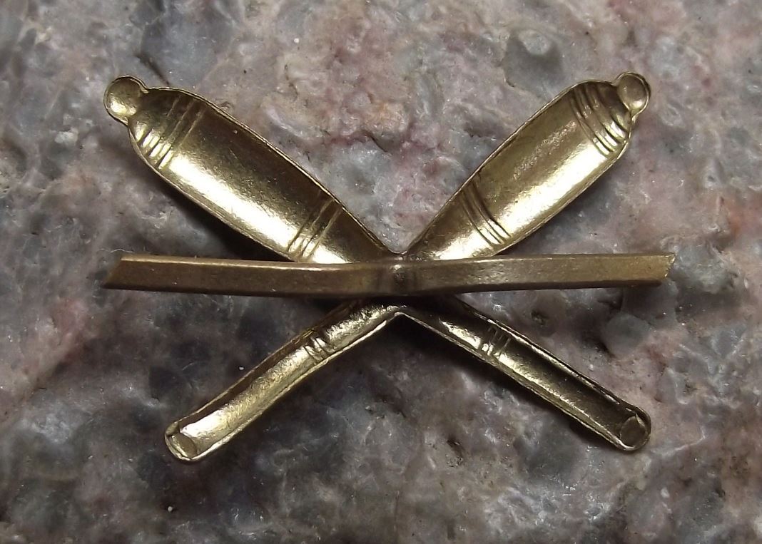 Czechoslovakia Army Uniform Badge Military Crossed Cannon Artillery Division Pin - Badgecrazy