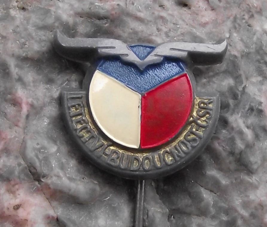1945 Czechoslovakia Aircraft Pilot Wings on Czech Roundel Aviation Pin Badge