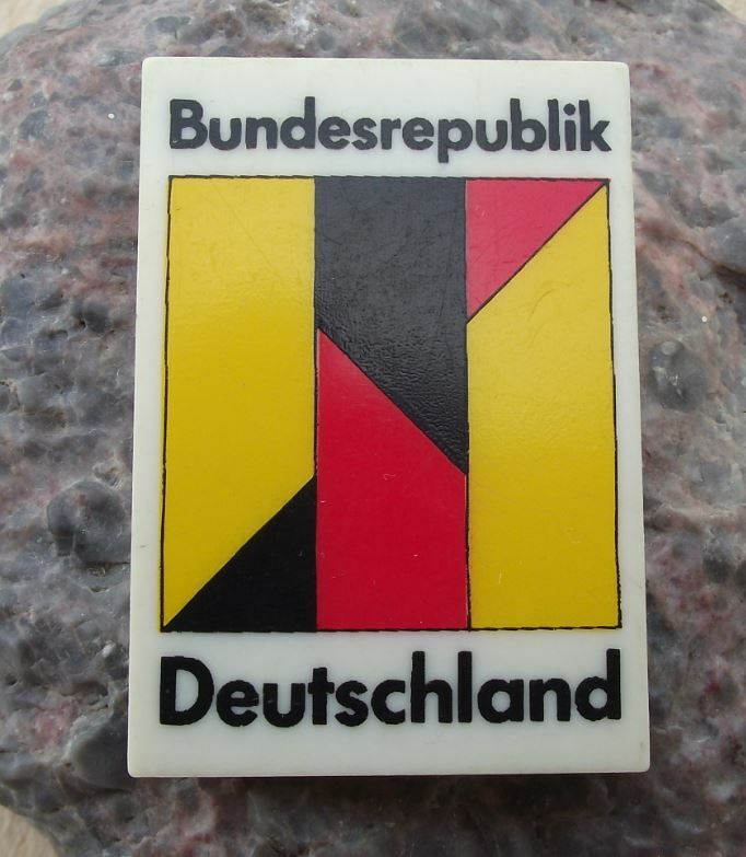Vintage East Germany DDR GDR Bundesrepublik Deutschland German Logo Pin Badge