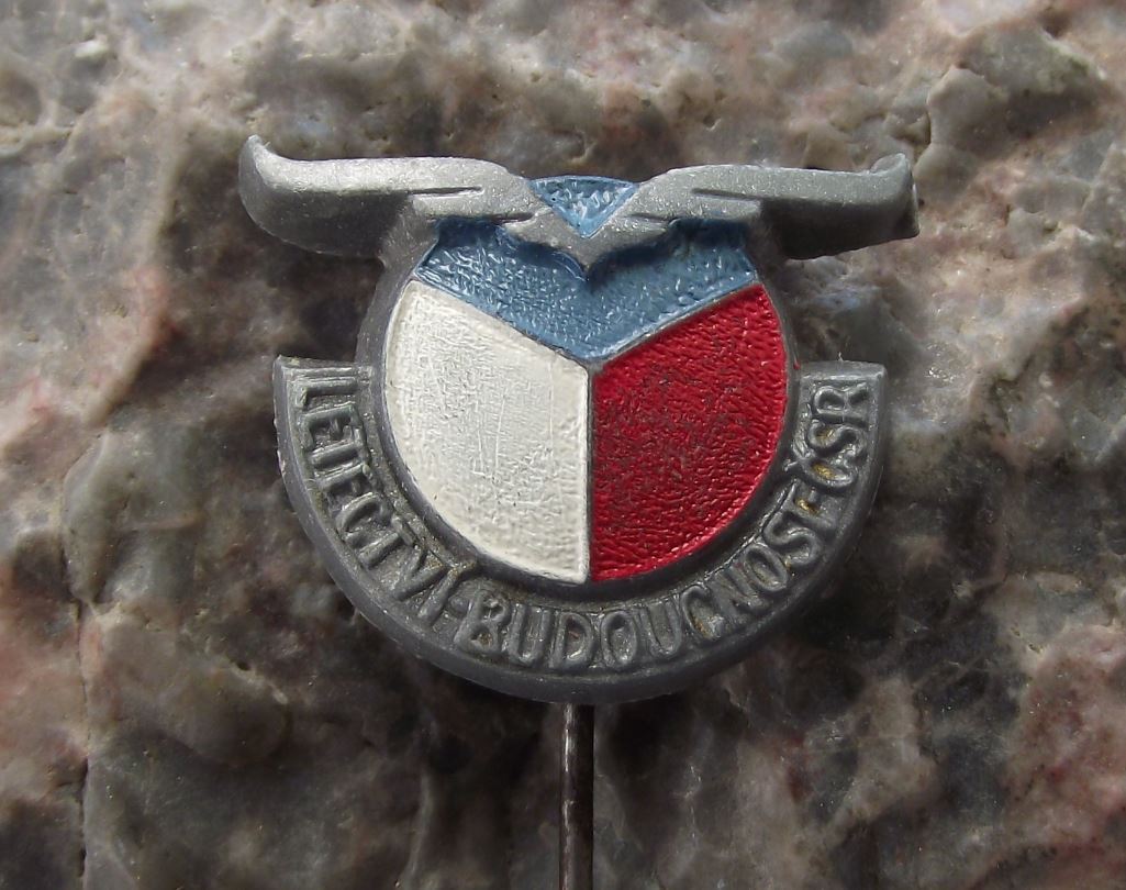1945 Czechoslovakia Aircraft Pilot Wings on Czech Roundel Aviation Pin Badge