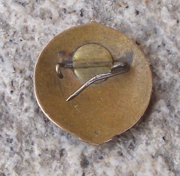 Vintage Soviet Youth Athletics Physical Culture Rank 3 III Running Pin Badge - Badgecrazy