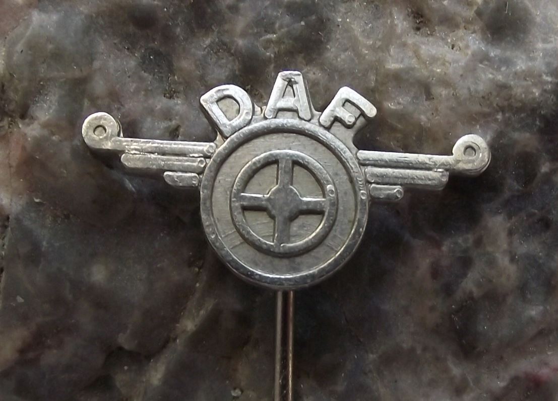 1950's DAF Autos Winged Wheel Logo Dutch Truck & Car Maker Holland Pin Badge