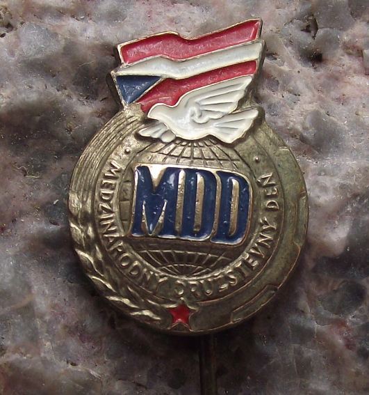 1950's International Trade Union Day Mezinarodni Druzstevny Den Celebration Pin