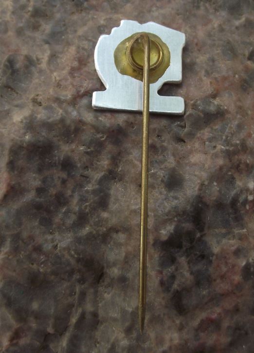 Vintage BP British Petrol Oil Energy Company Warmte Shield Logo Pin Badge - Badgecrazy