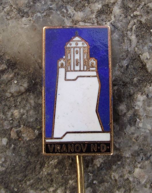 Vranov nad Dyji Chateau Castle Czechoslovakia Tourist Palace Souvenier Pin Badge