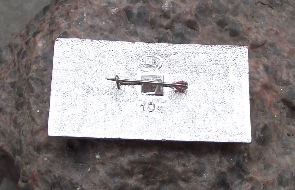 1973 Russian Soviet Union Epee Foil Lunge Fencing Event Fencer Pin Badge - Badgecrazy