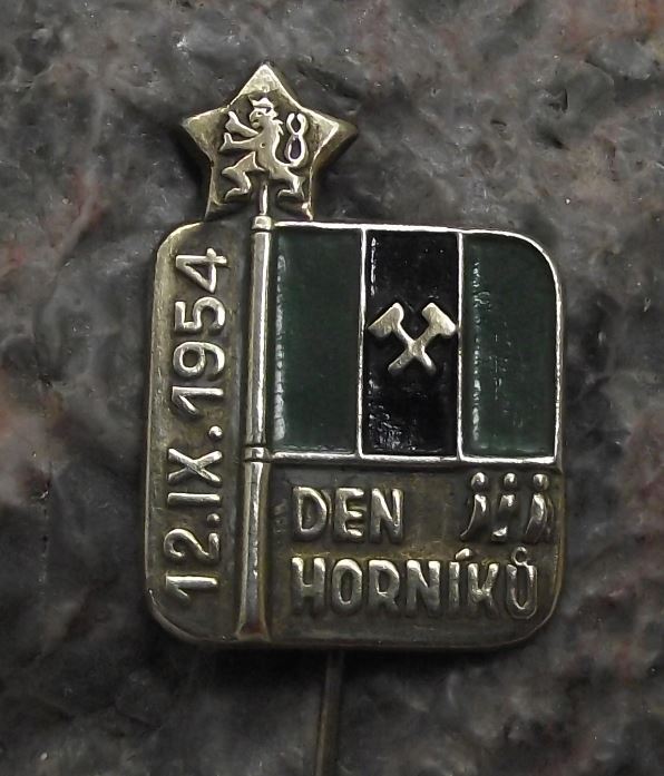 1954 National Czech Mining Miners Day Den Horniku Coal Mine Flag Pin Badge