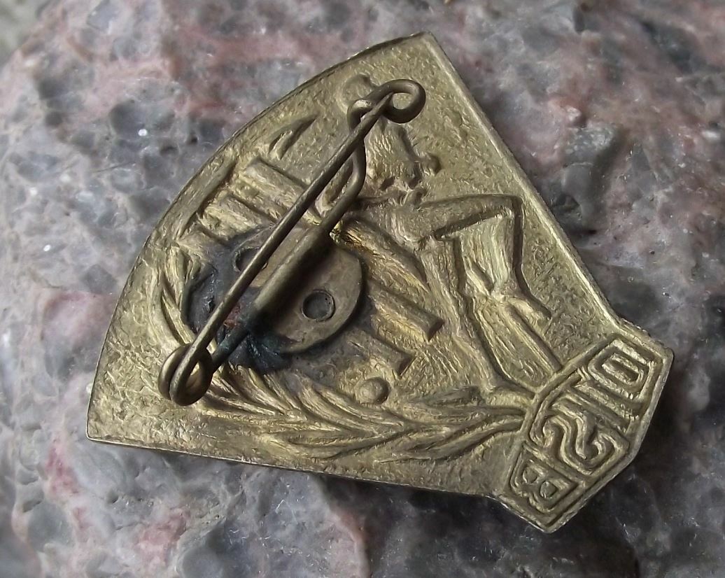 Antique DTSB III Deutsches Turn und Sportfest East Germany DDR Athlete Pin Badge - Badgecrazy