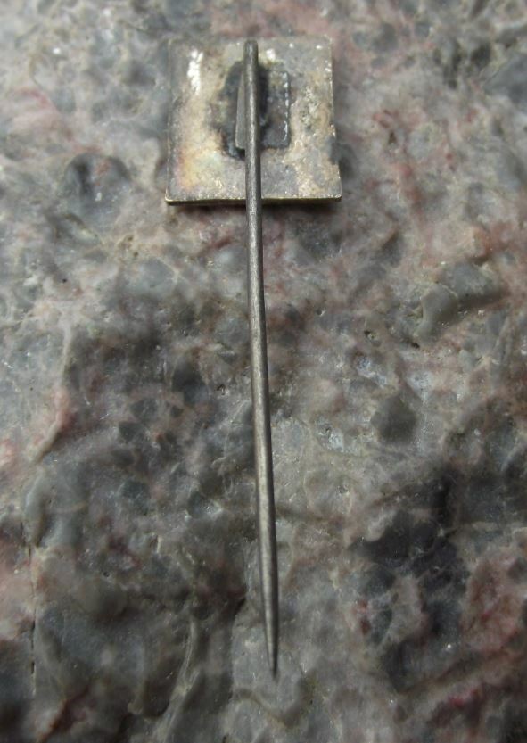 Vintage VTA VEB Verlade Transportanlagenbau Leipzig Lifting Cranes DDR Pin Badge