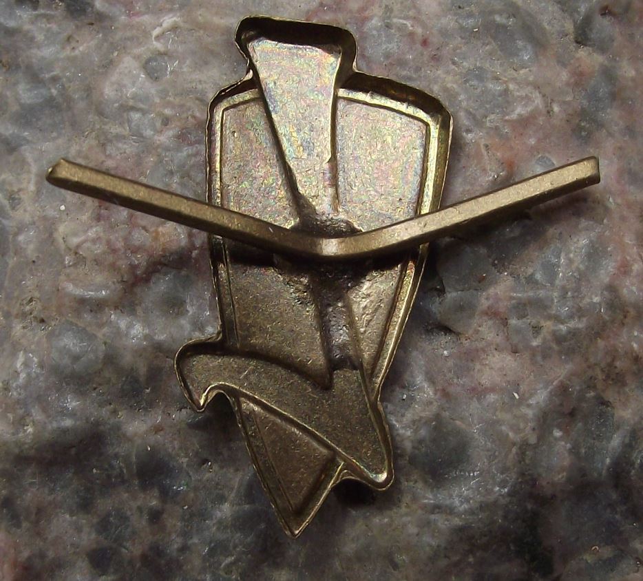 Czech Czechoslovak Army Uniform Badge Military Logistics Division Capital L Pin - Badgecrazy