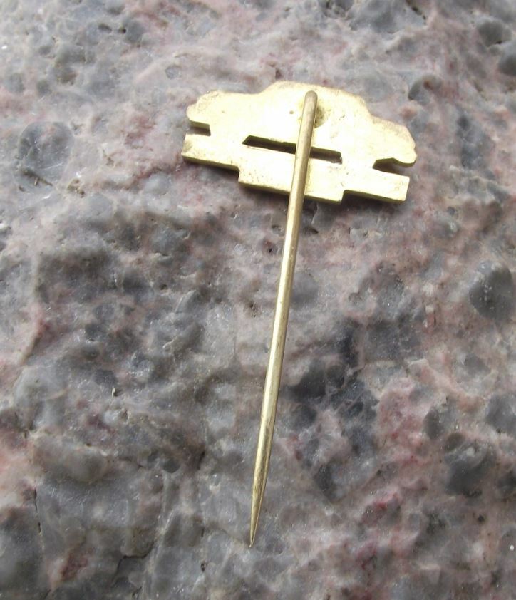 1964 Beautiful Antique Skoda 1000MB 1100MB Classic Czech Saloon Car Pin Badge - Badgecrazy