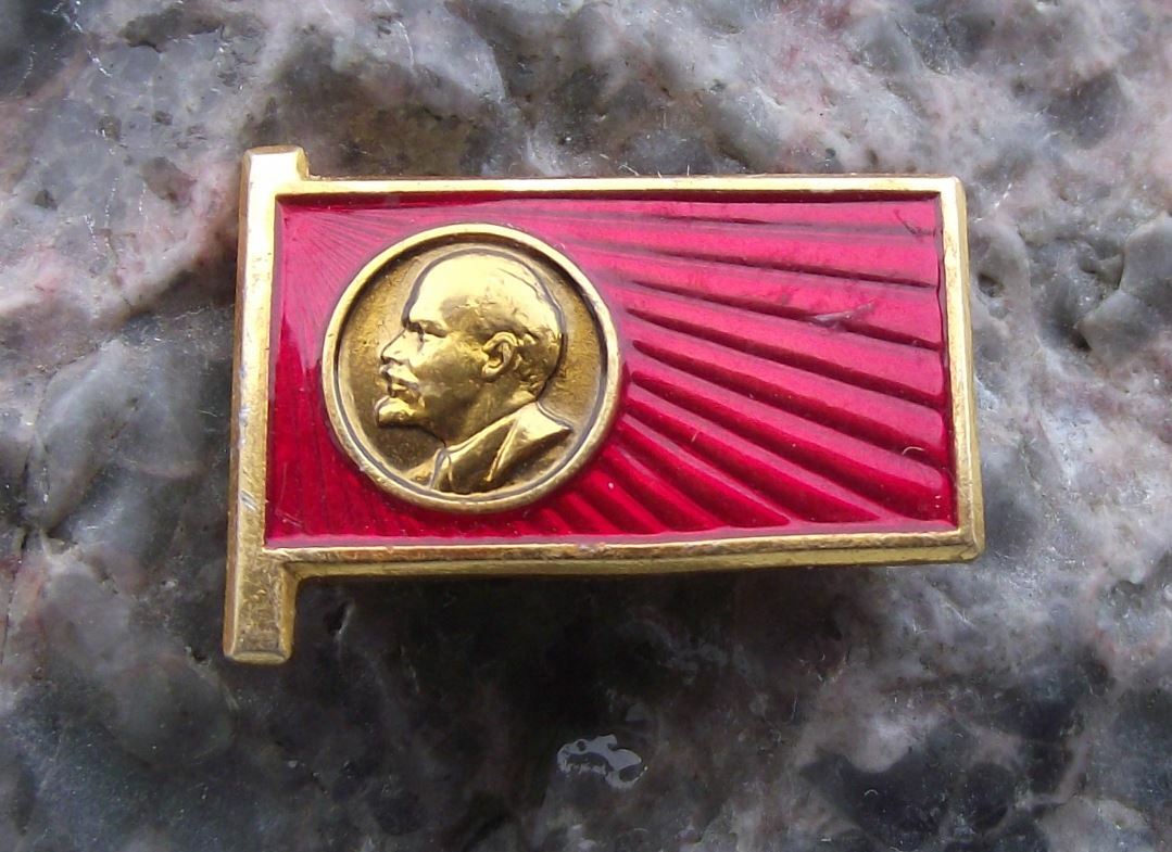 Vladimir Lenin Russian Marxist Revolutionary Communist Politician Flag Pin Badge
