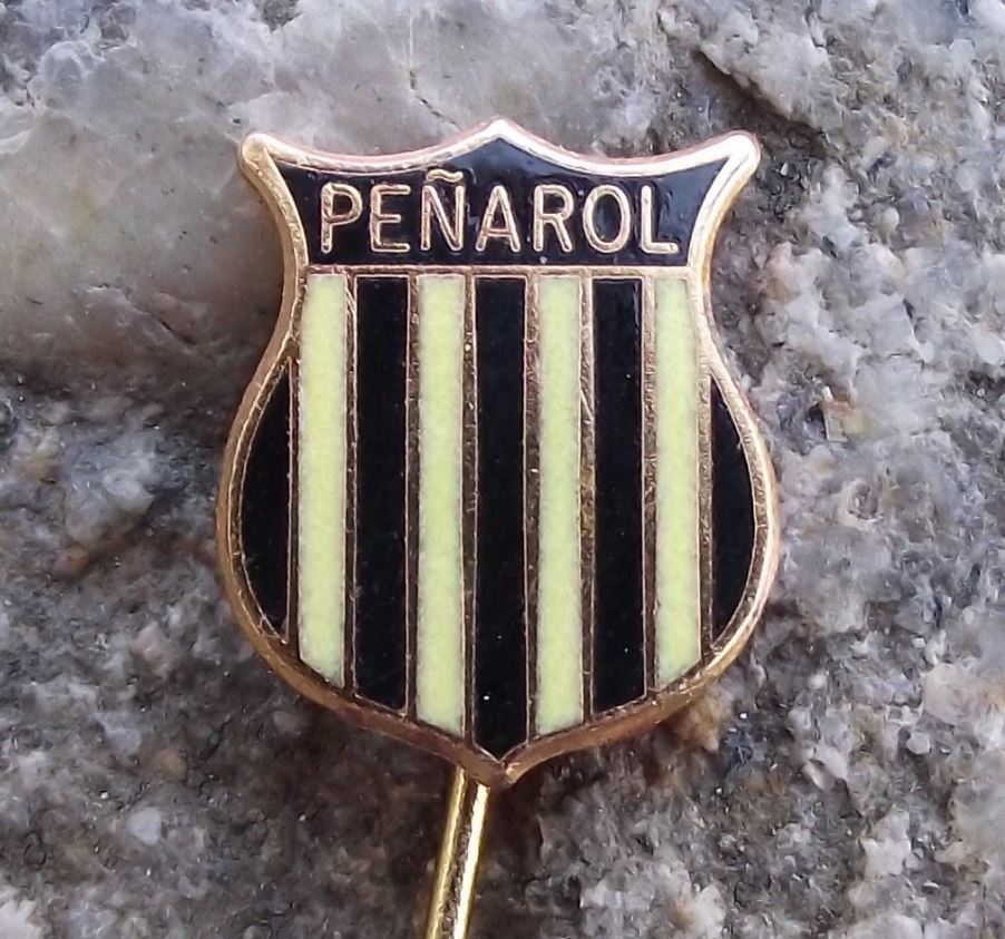 Club Atletico Penarol Athletic Club Uruguay Football Soccer Shield Pin Badge