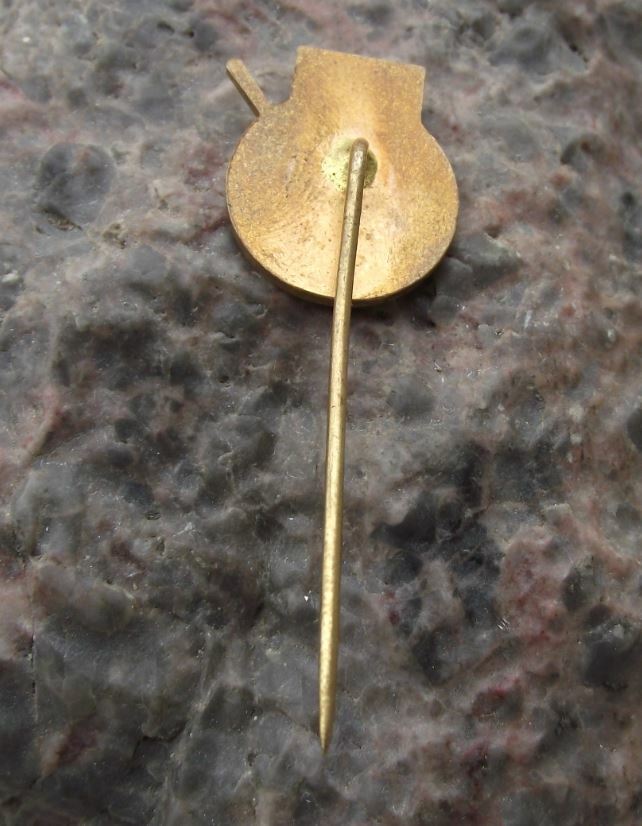 Antique Miniature Crazy Golf Putter Club Ball Souvenier Pin Badge - Badgecrazy