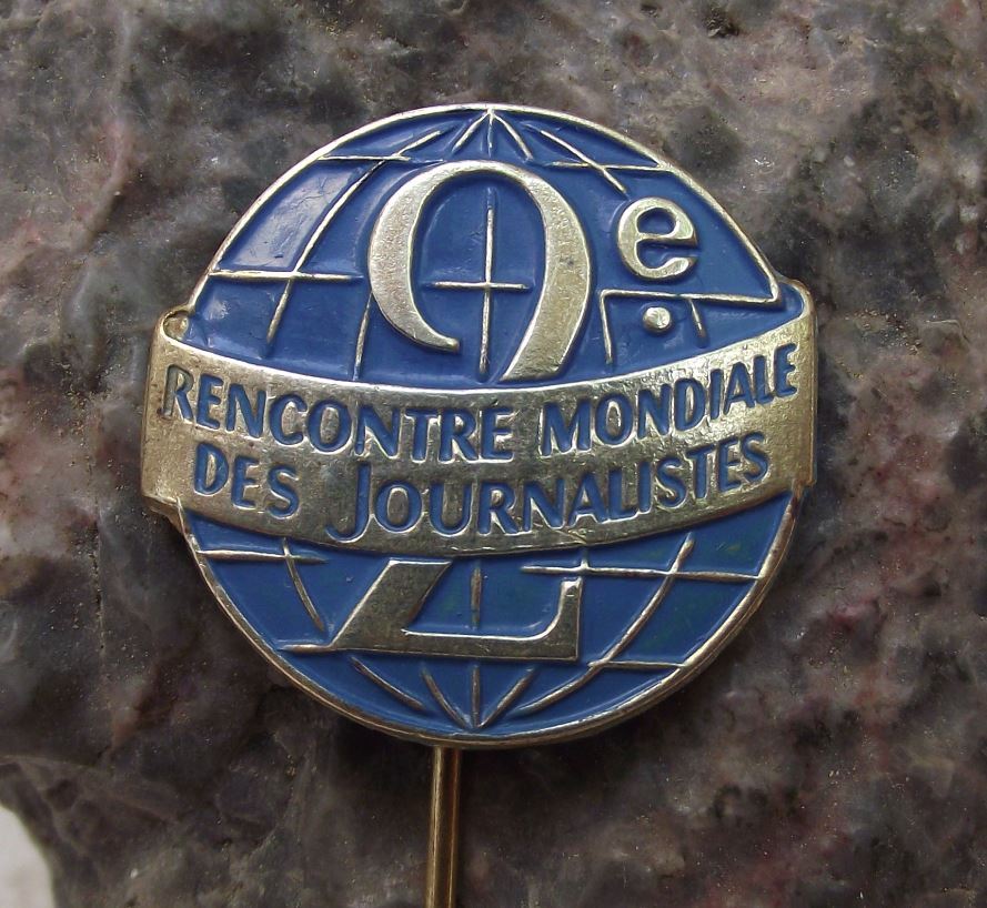 1950s French Journalist Meeting 2e Rencontre Mondial des Journalistes Pin Badge