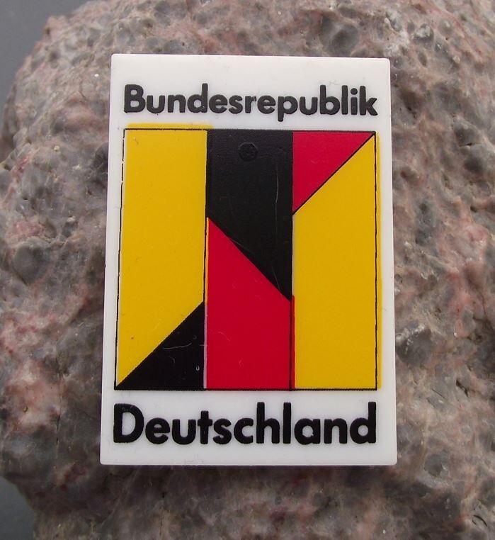 Vintage East Germany DDR GDR Bundesrepublik Deutschland German Logo Pin Badge