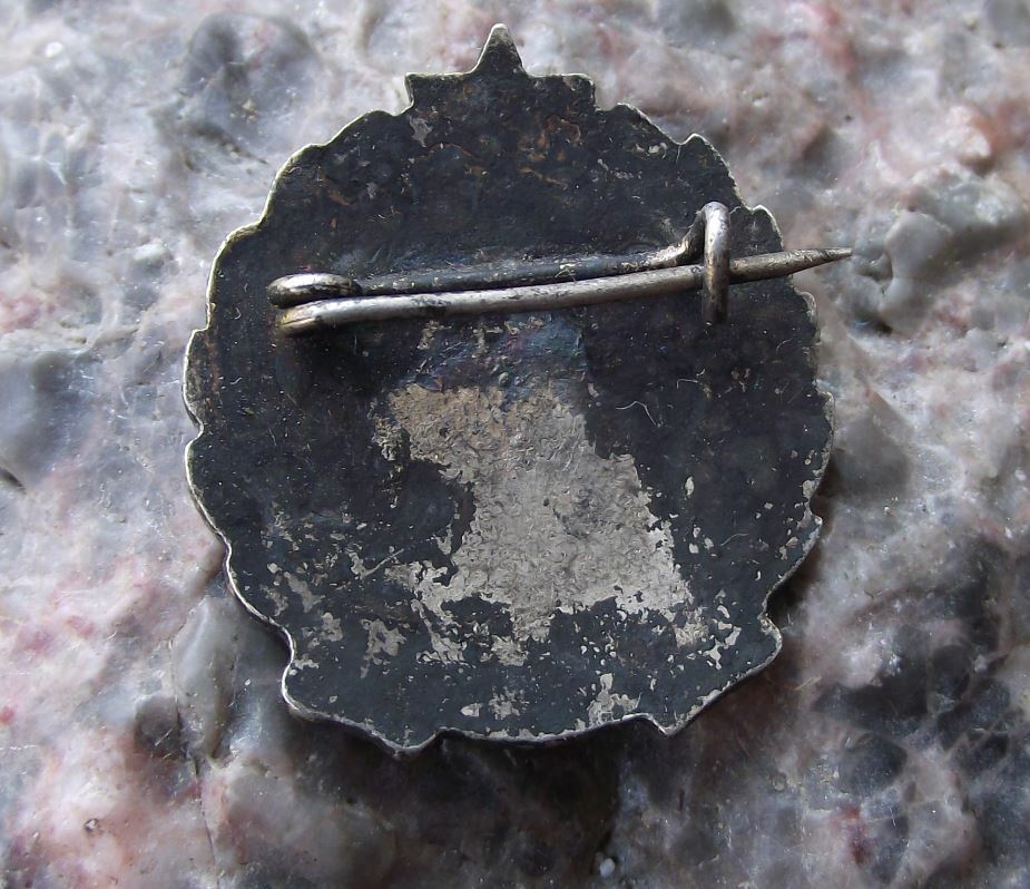 Antique IKV Torzsgarda Hungary Hungarian Building Laurels Red Star Pin Badge - Badgecrazy